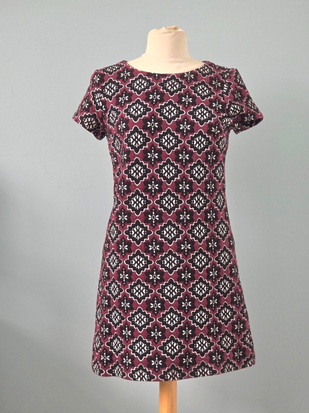 LOFT WOMEN'S DRESS, A-LINE MINI, BURGUNDY AND BLACK, SIZE SMALL PETITE